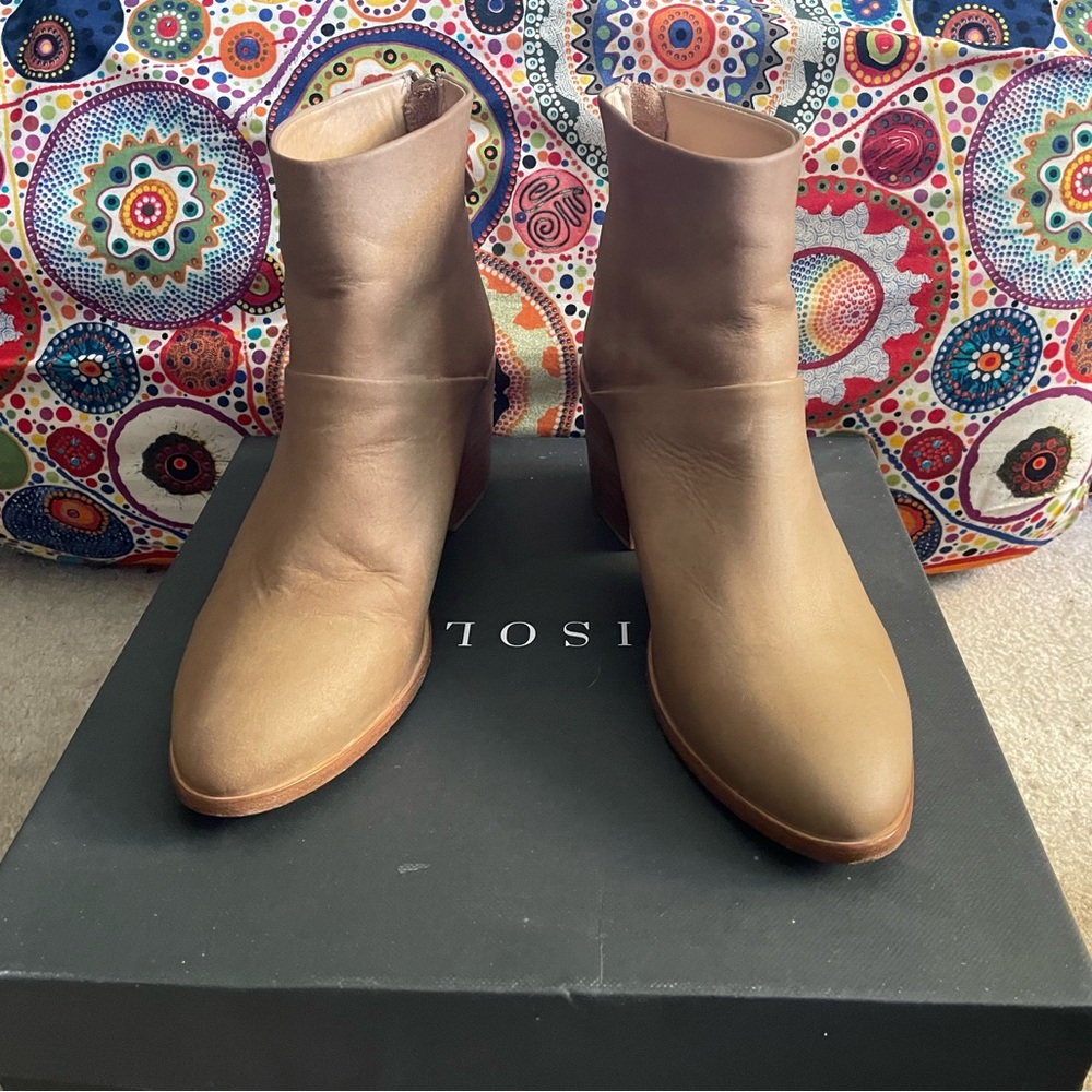 Nisolo Dari Boots in Wheat US 8.5